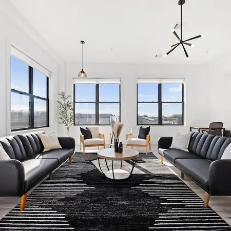 Huge Top-Floor 2Br, Nyc View, Patio And Gym